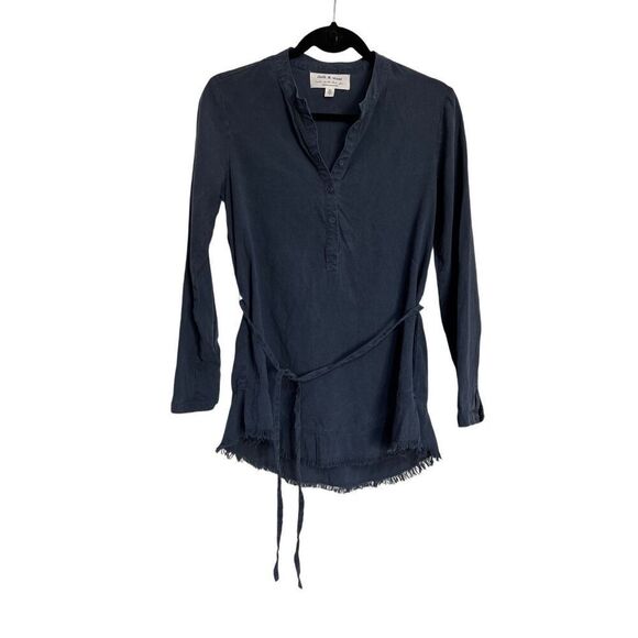 Anthropologie Cloth & Stone Shirt Blouse XS Navy Frayed Henley Tunic Tiny Flaw - Picture 1 of 10